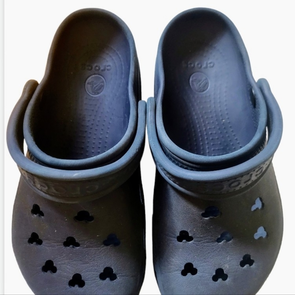 Crocs Disney Mickey Mouse Youth Boys Navy Blue Sandals Size 4